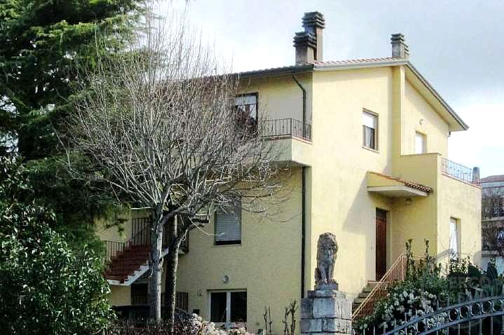 Appartamento all’asta a Collazzone, Frazione Collepepe, Via Tiberina – piano 2, 5 locali