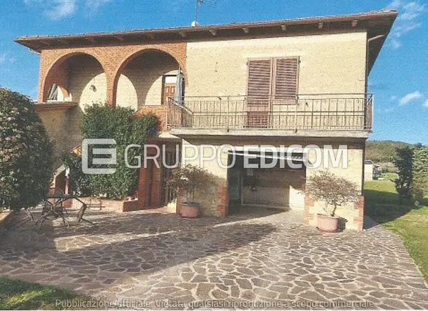 Appartamento all’asta a Montegabbione, Vocabolo Paradiso, Via Madonna delle Grazie, 28 – 99 m² – asta 18/11/2026