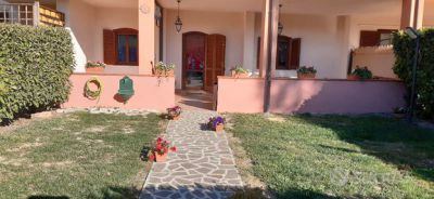 VILLA A SCHIERA VENDITA MONTECASTRILLI