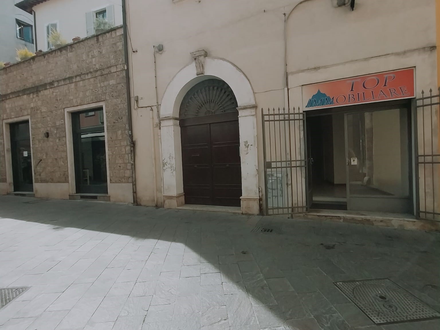 NEGOZIO AFFITTO TERNI