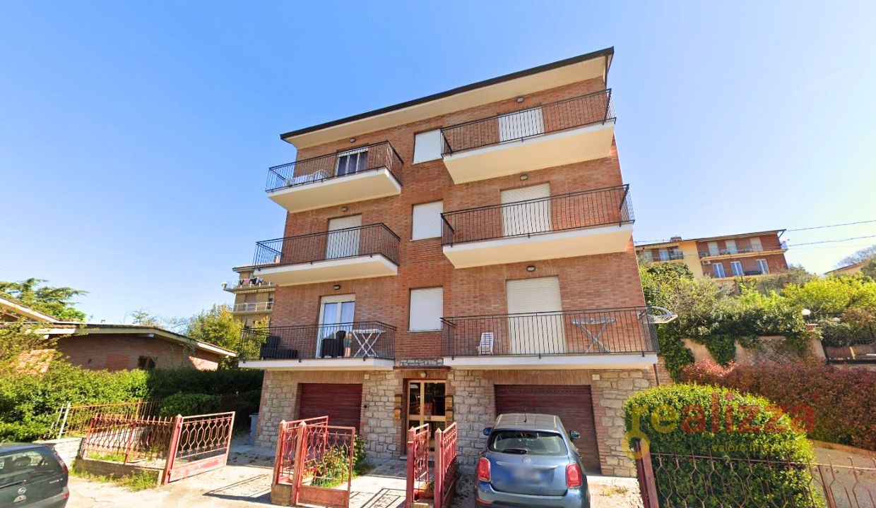4 O PIÙ LOCALI VENDITA PERUGIA 	PREPO	