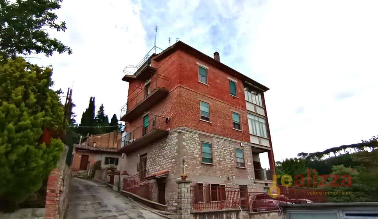 4 O PIÙ LOCALI VENDITA PERUGIA MONTELUCE
