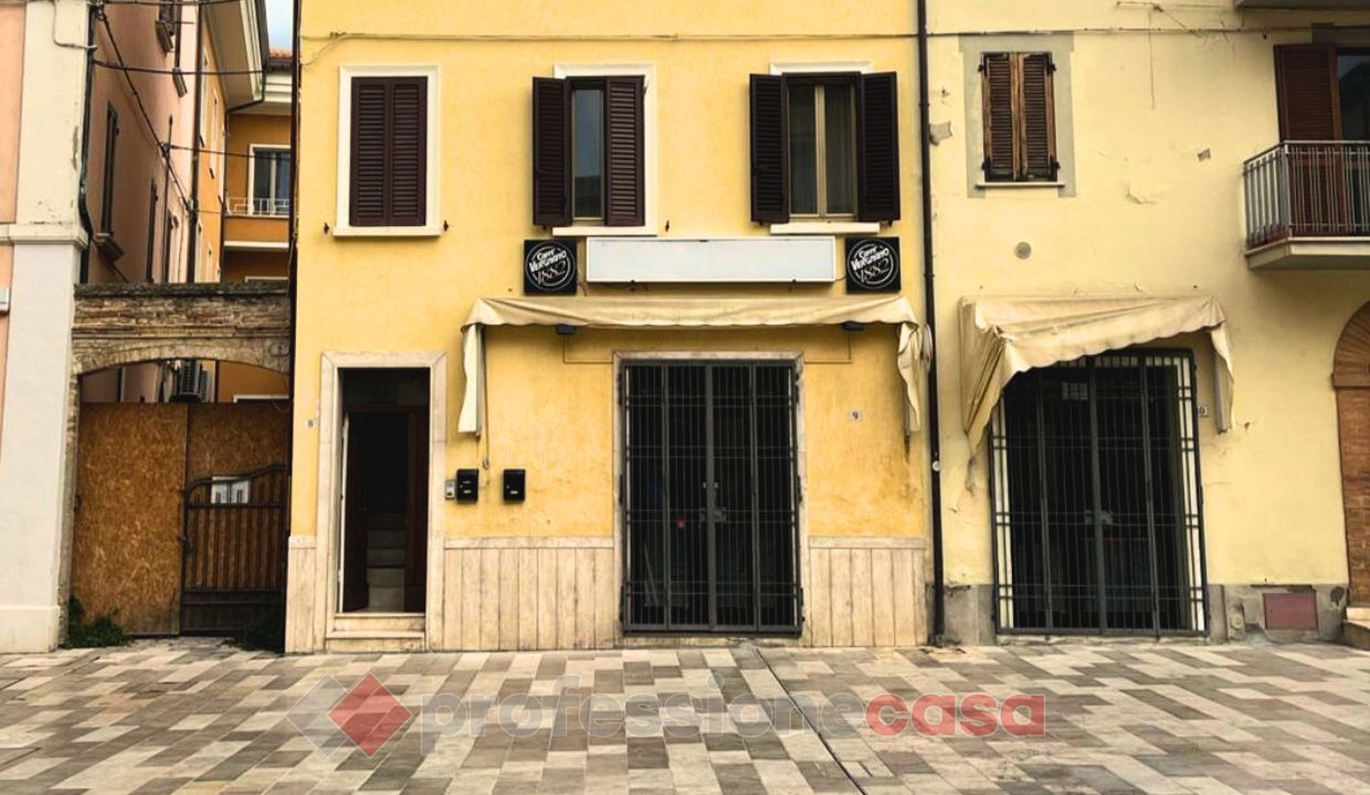 NEGOZIO VENDITA BASTIA UMBRA