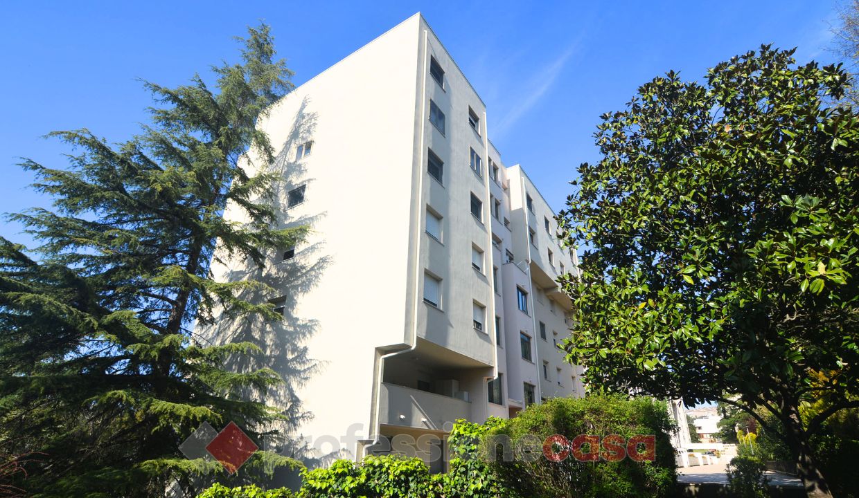 4 O PIÙ LOCALI VENDITA PERUGIA