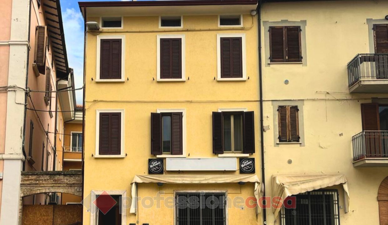 TRILOCALE VENDITA BASTIA UMBRA