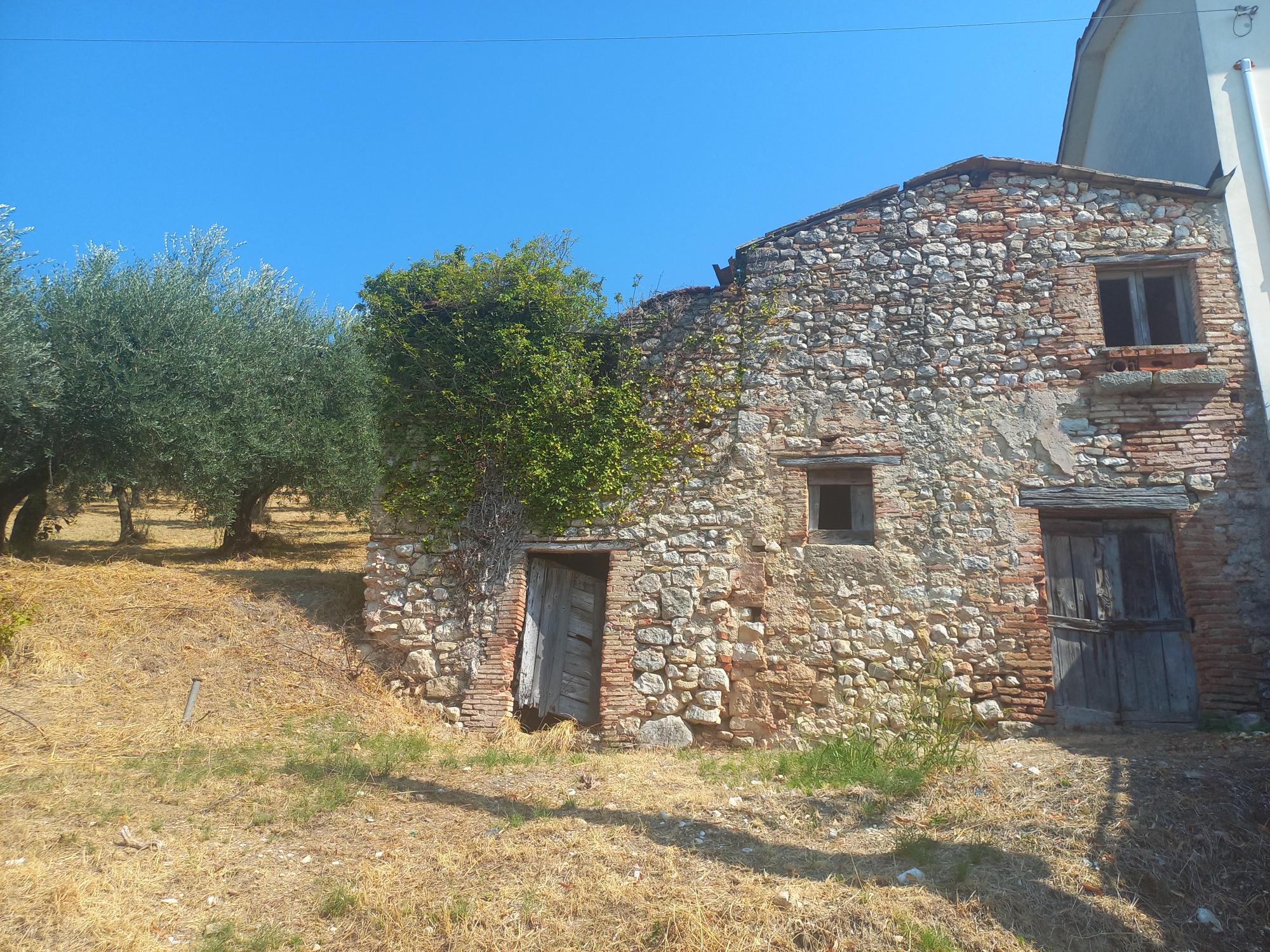 RUSTICO - CASALE VENDITA TERNI