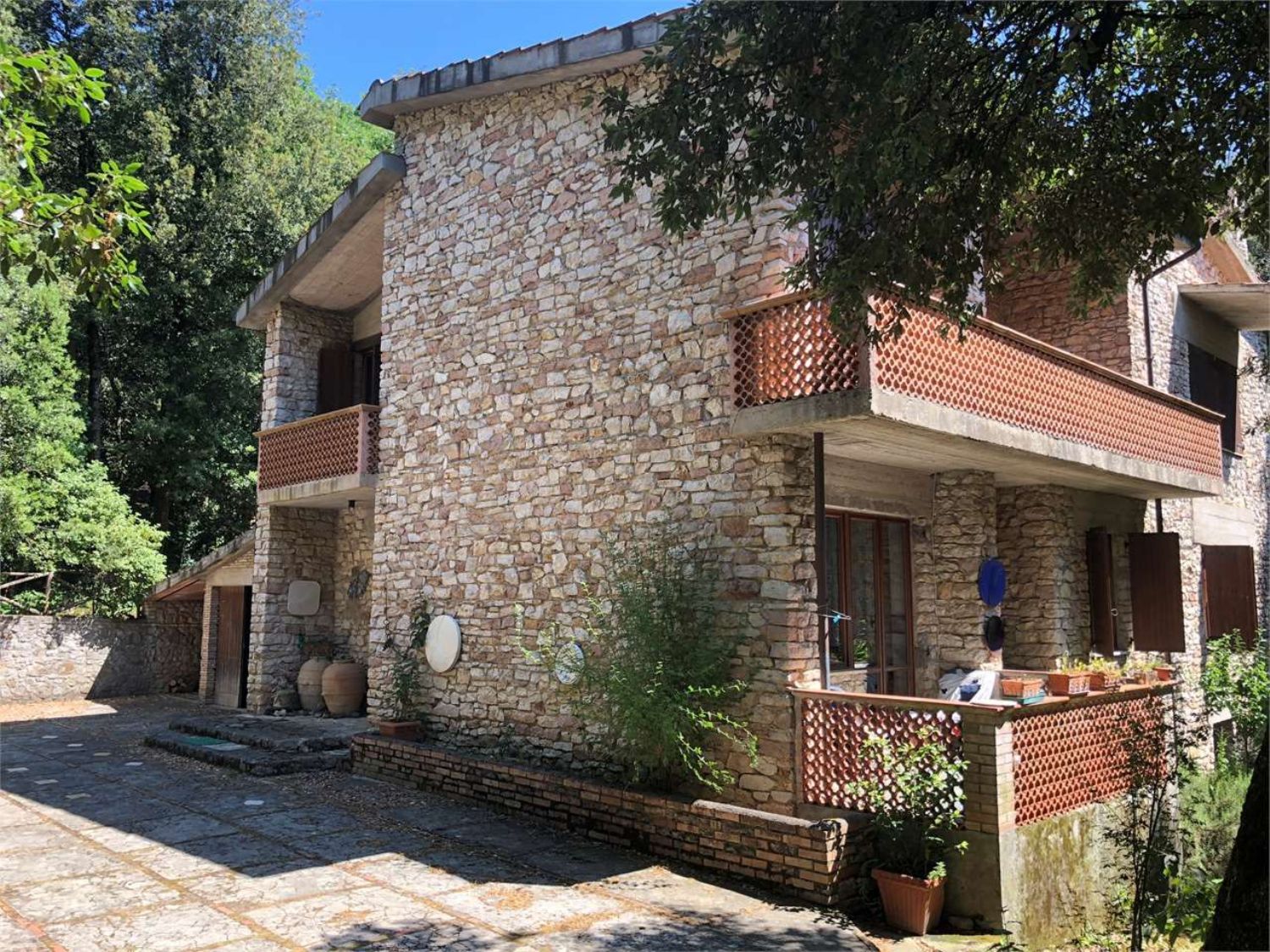 VILLA VENDITA PERUGIA 	MONTE MALBE	