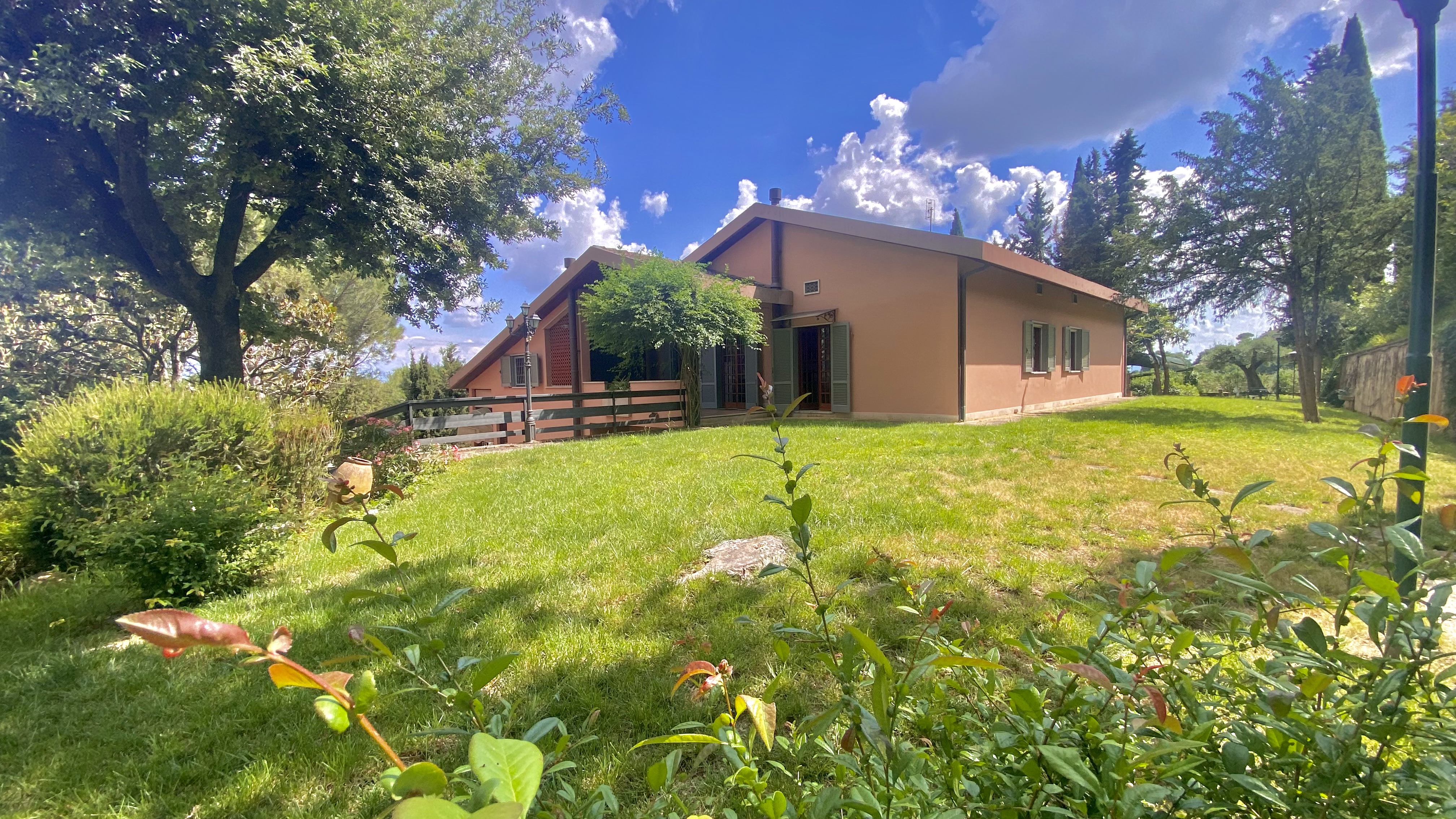 VILLA VENDITA PERUGIA MONTEBELLO