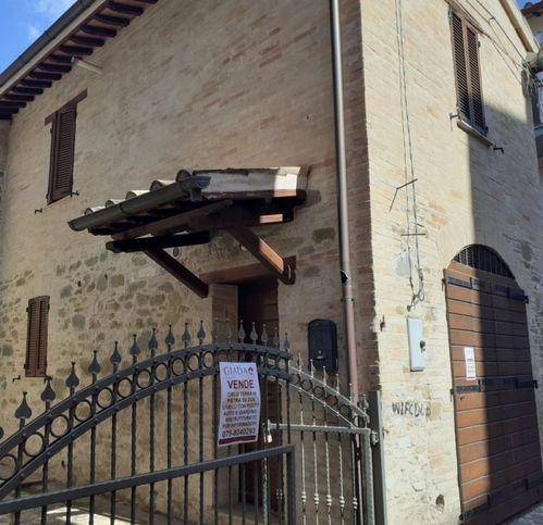 PORZIONE DI CASA VENDITA BASTIA UMBRA CENTRO STORICO