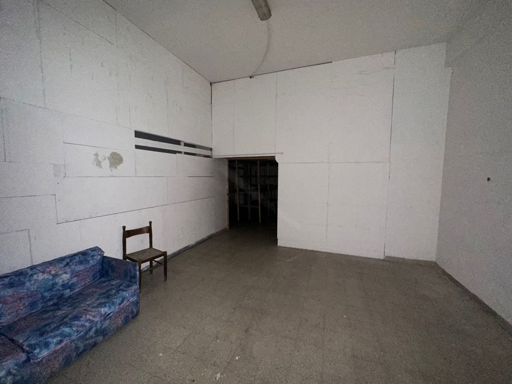 NEGOZIO VENDITA TERNI BATTISTI