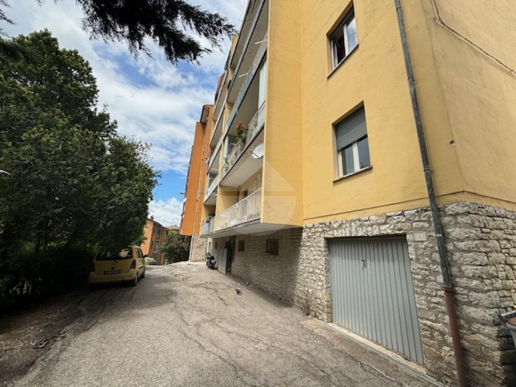 BOX - GARAGE VENDITA PERUGIA FONTI COPERTE