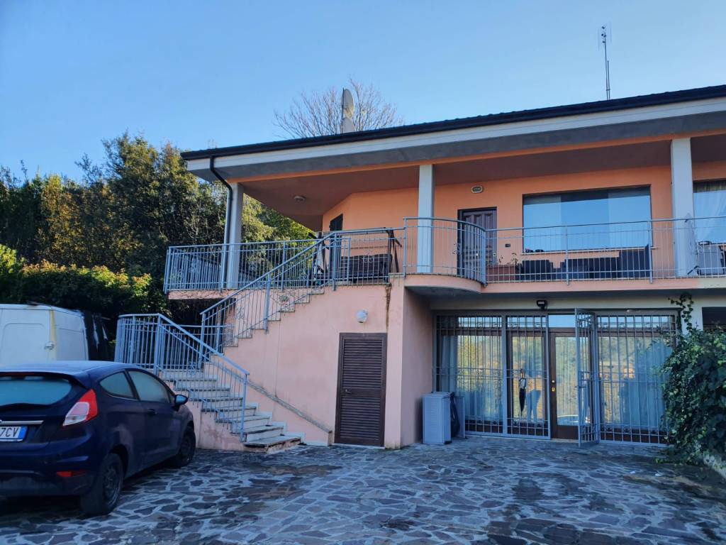 BIFAMILIARE VENDITA PERUGIA CASAGLIA
