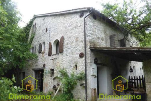 CASA INDIPENDENTE VENDITA FOLIGNO