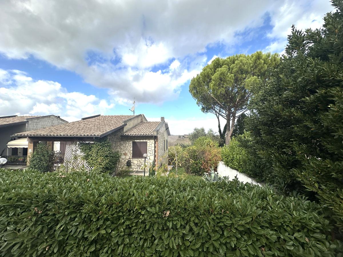 BIFAMILIARE VENDITA MONTECASTRILLI CASTELTODINO