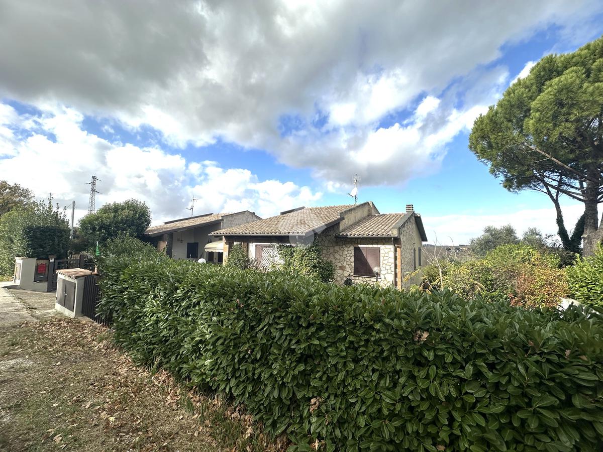 BIFAMILIARE VENDITA MONTECASTRILLI CASTELTODINO