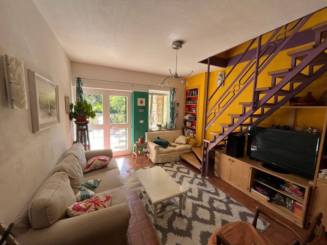 VILLA PORZIONE VENDITA PERUGIA CENERENTE