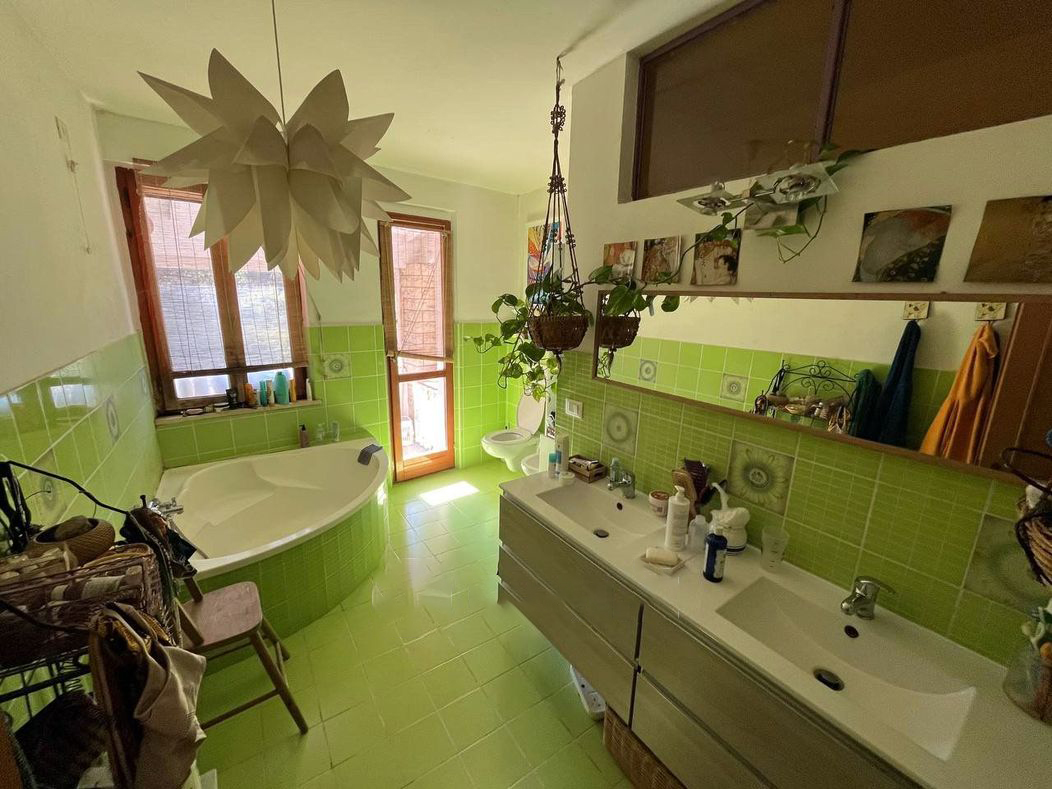 VILLA PORZIONE VENDITA PERUGIA CENERENTE