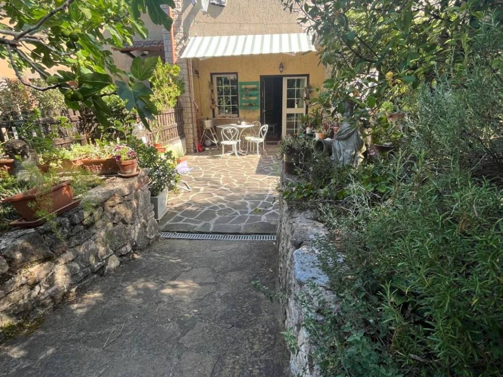 VILLA PORZIONE VENDITA PERUGIA CENERENTE
