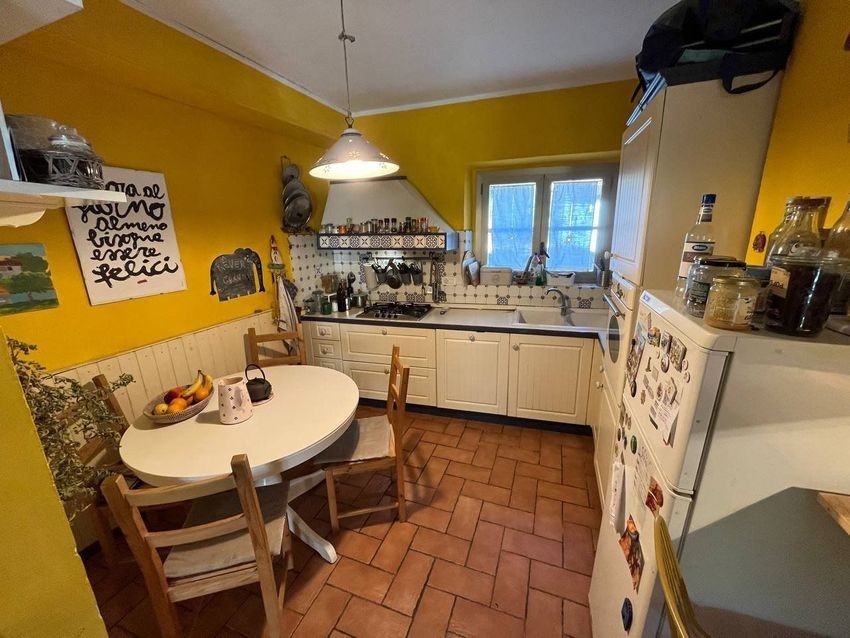 VILLA PORZIONE VENDITA PERUGIA CENERENTE