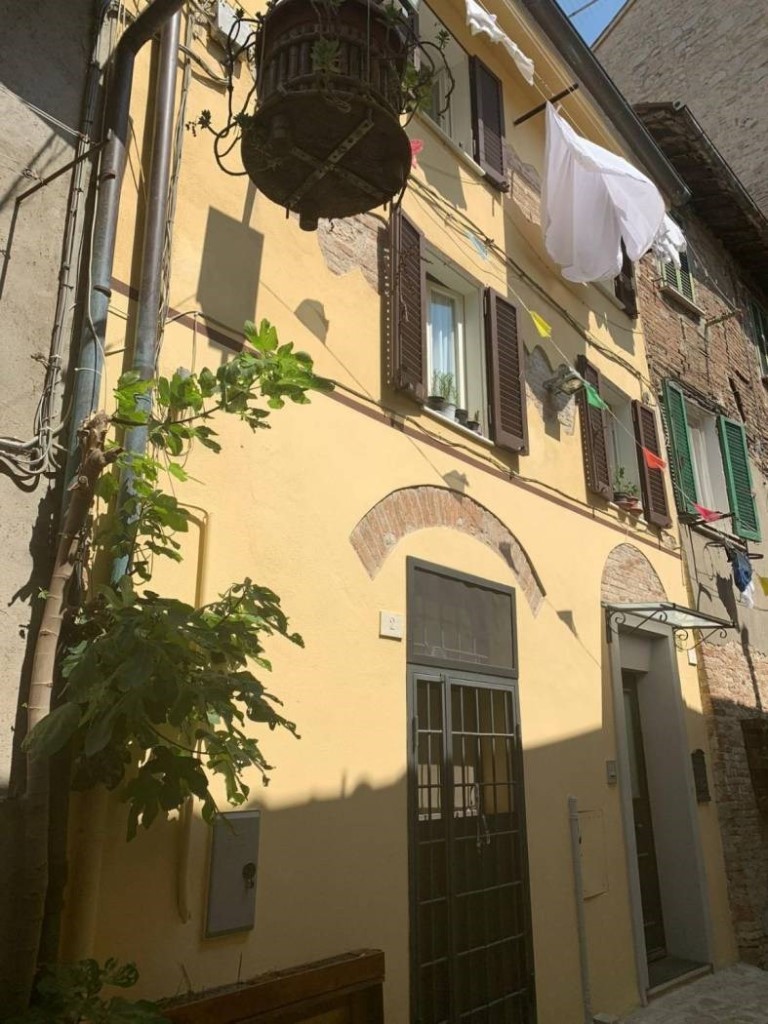 CIELO - TERRA VENDITA PERUGIA CENTRO STORICO