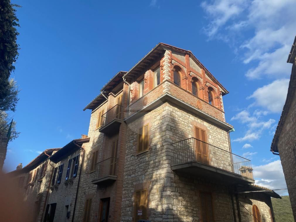 CIELO - TERRA VENDITA CORCIANO CENTRO STORICO