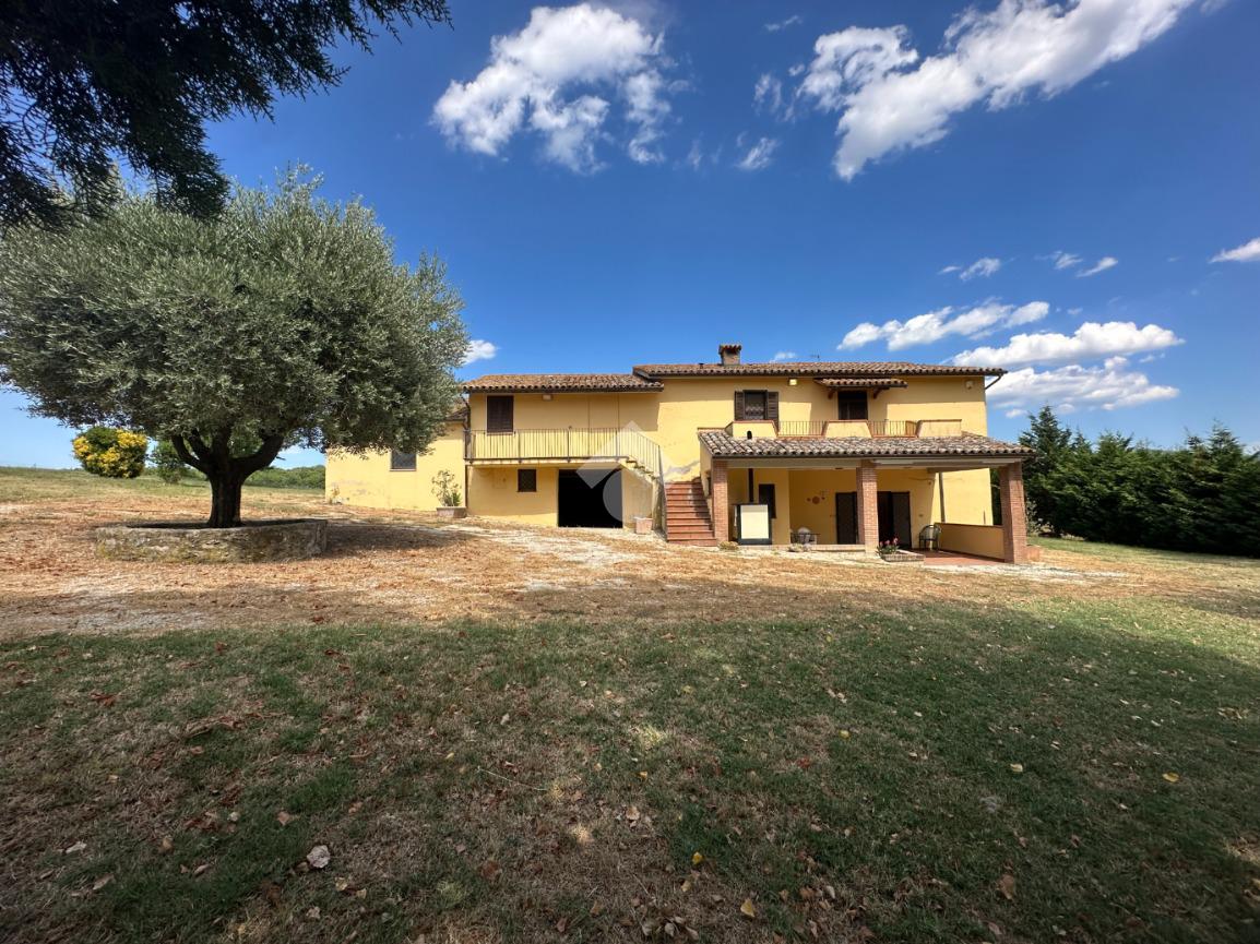 VILLA VENDITA MONTECASTRILLI