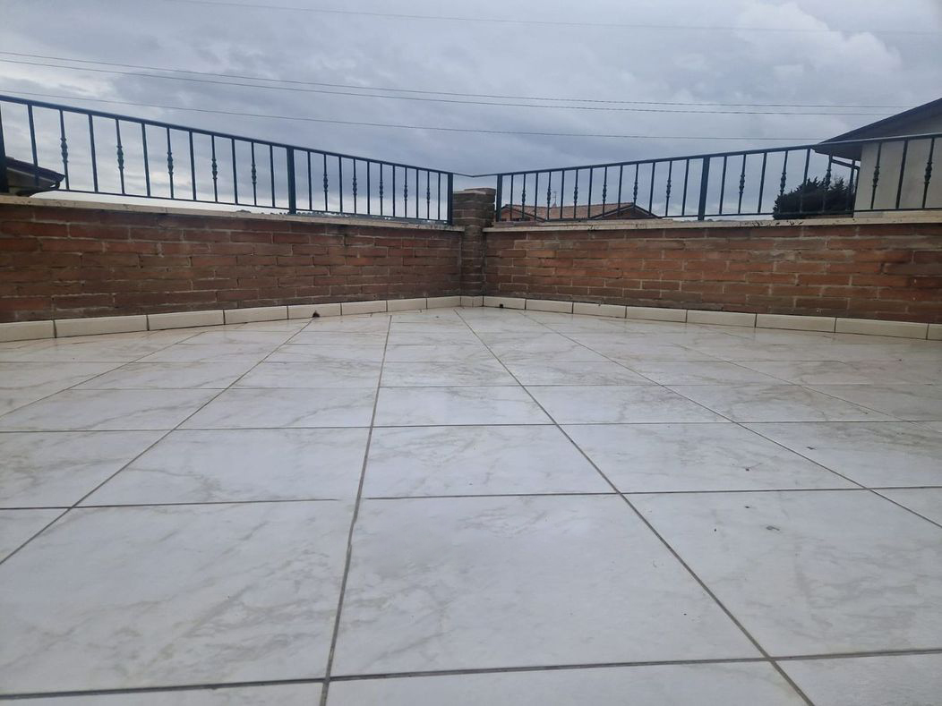 VILLA A SCHIERA VENDITA PERUGIA COLLESTRADA