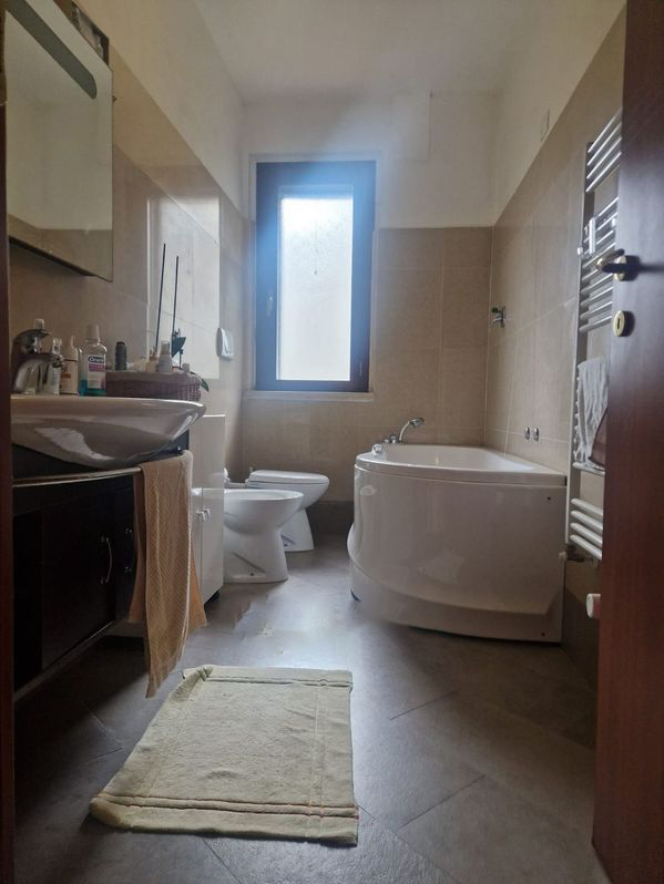 VILLA A SCHIERA VENDITA PERUGIA COLLESTRADA