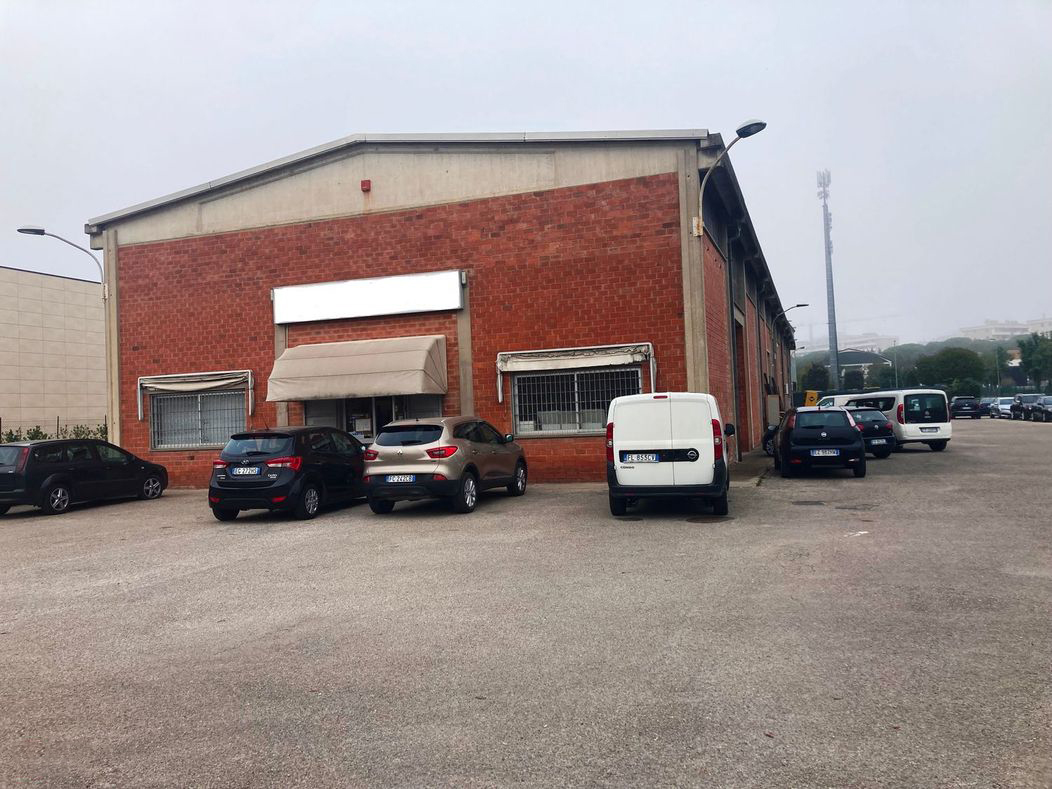 CAPANNONE VENDITA PERUGIA 	PONTE SAN GIOVANNI	