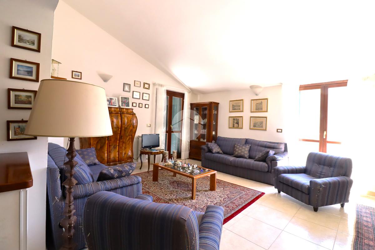 VILLA BIFAMILIARE VENDITA TERNI 	VALENZA	
