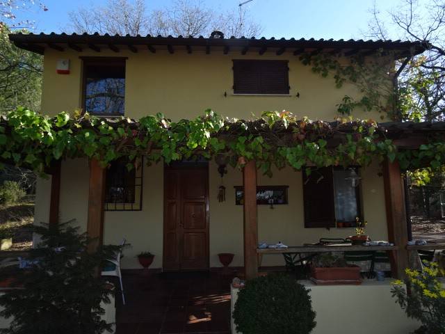 VILLA AFFITTO PERUGIA MONTE TEZIO