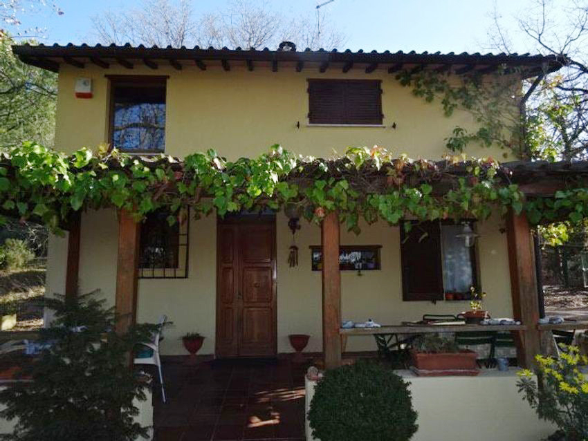 CASA INDIPENDENTE AFFITTO PERUGIA MONTE TEZIO