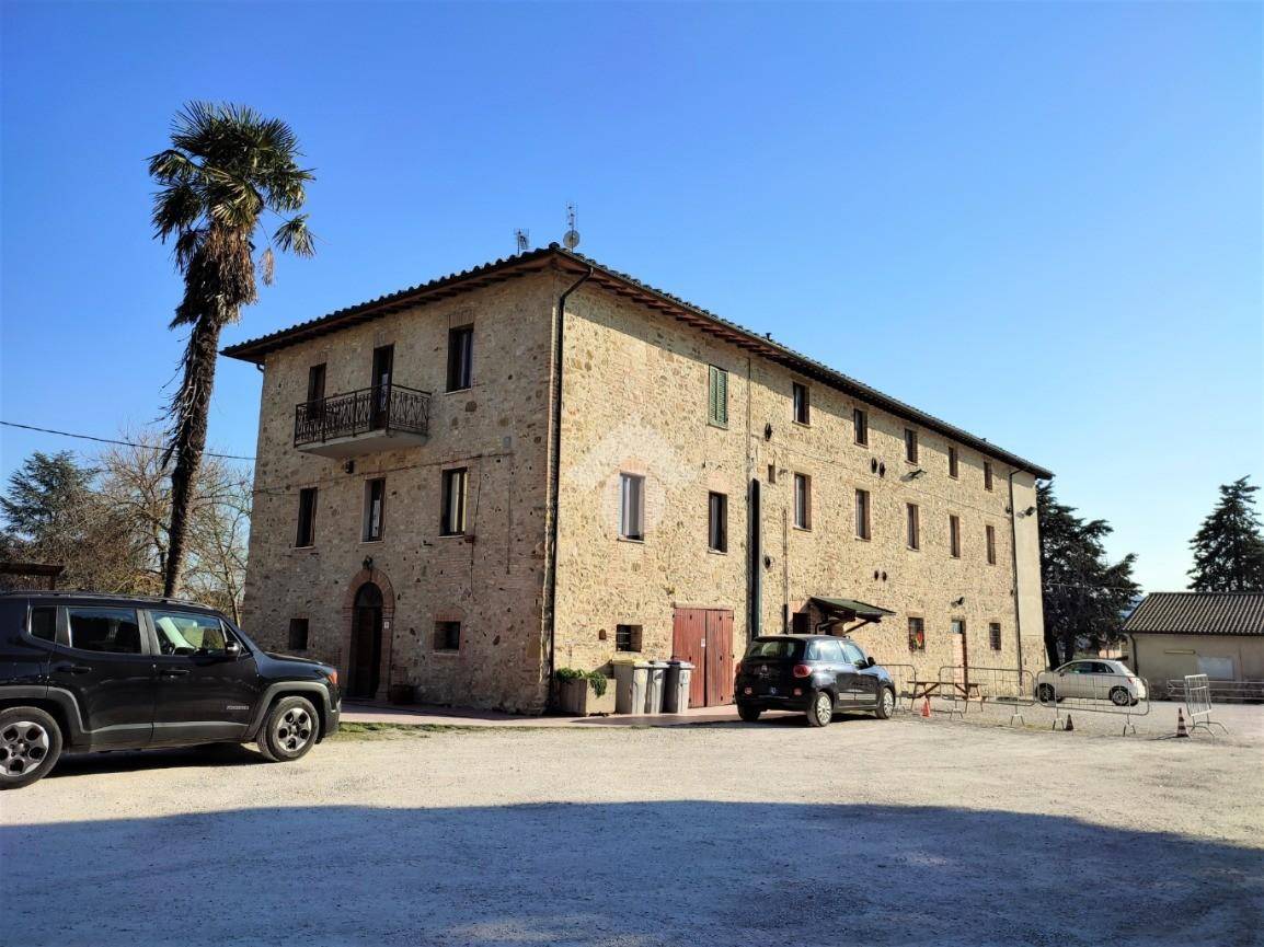 CIELO - TERRA VENDITA PERUGIA CASA DEL DIAVOLO