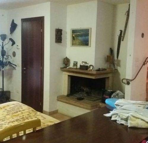 VILLA A SCHIERA VENDITA PERUGIA PONTE FELCINO
