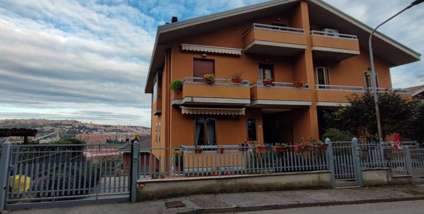 VILLA BIFAMILIARE VENDITA PERUGIA 	FERRO DI CAVALLO	