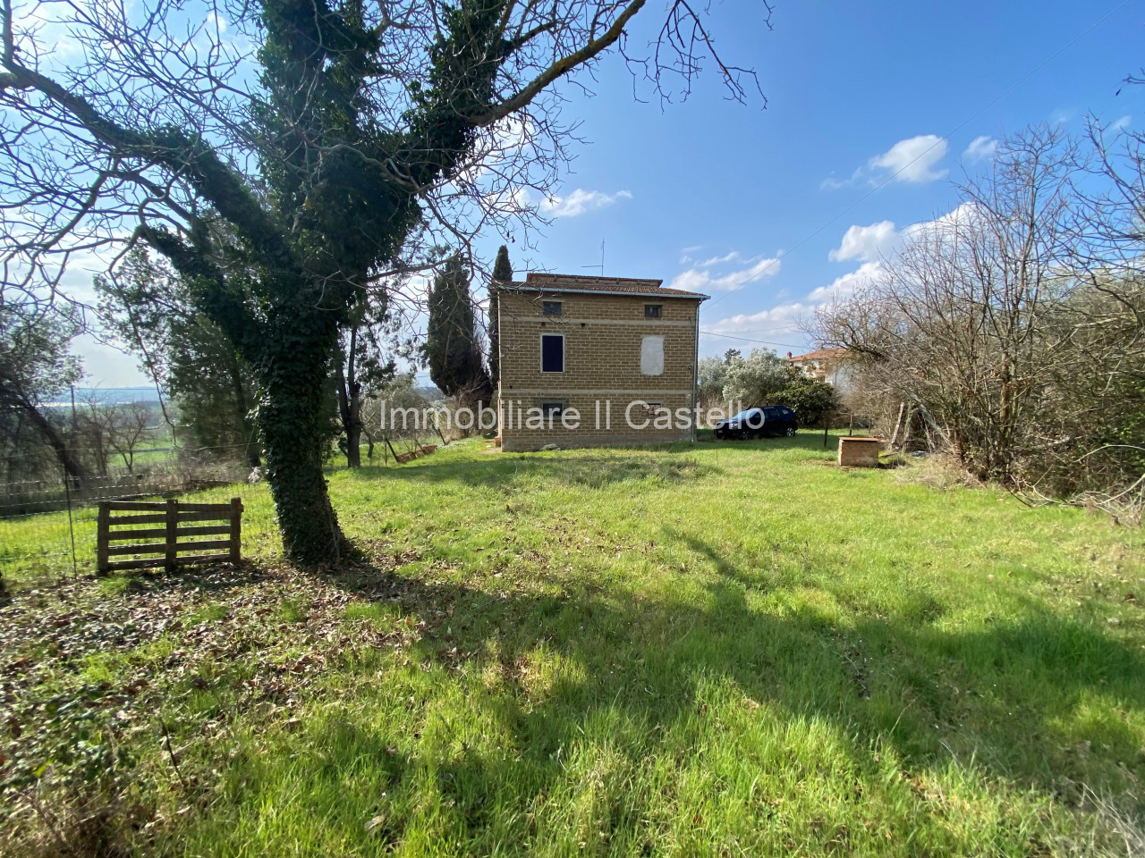 CASA INDIPENDENTE VENDITA CASTIGLIONE DEL LAGO