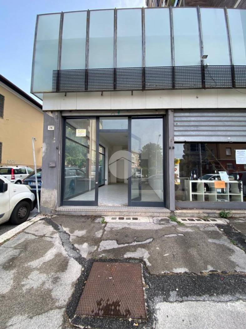 NEGOZIO AFFITTO TERNI CENTRO STORICO