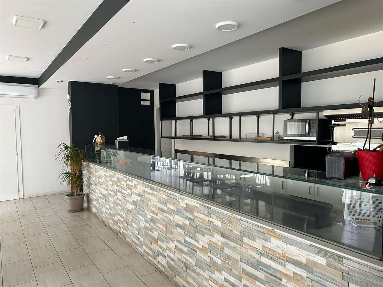 NEGOZIO AFFITTO MAGIONE