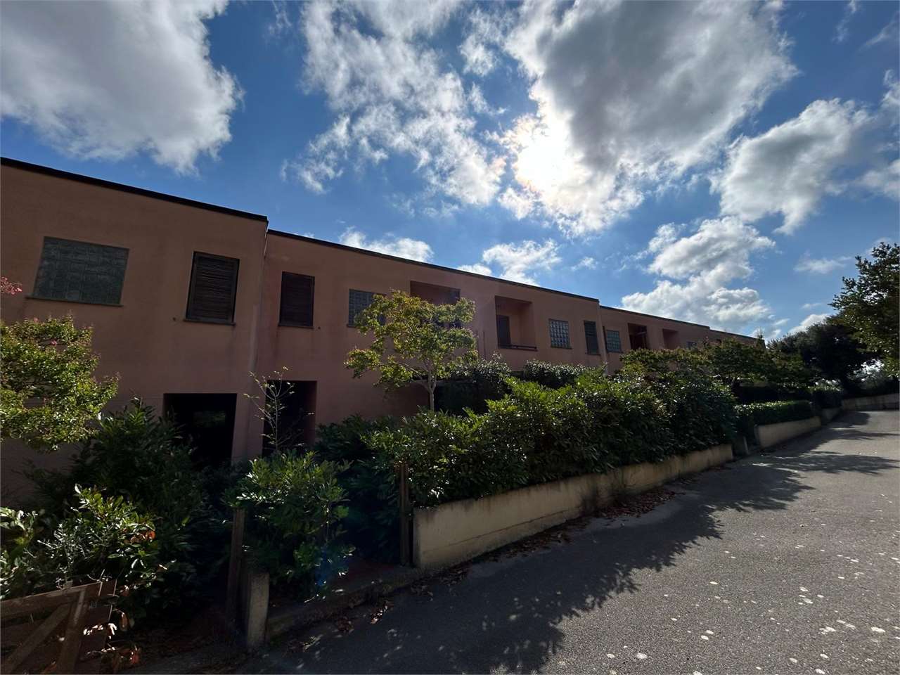 VILLA A SCHIERA VENDITA PANICALE