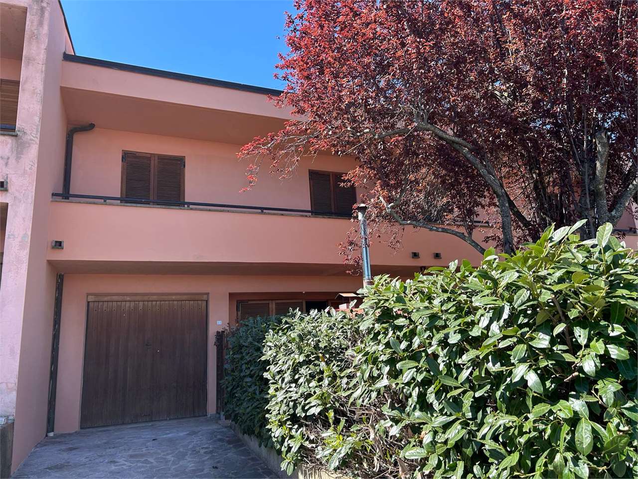 VILLA A SCHIERA VENDITA PANICALE