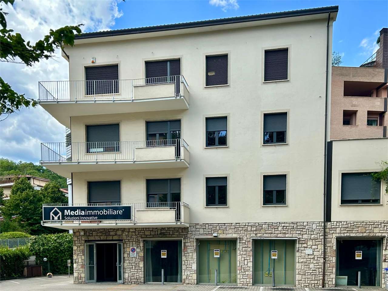 NEGOZIO AFFITTO PERUGIA