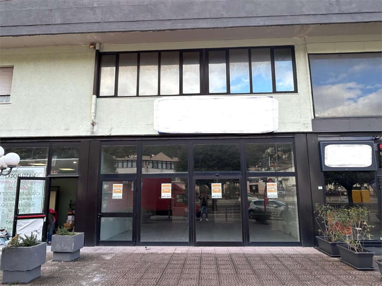 NEGOZIO AFFITTO GUALDO TADINO