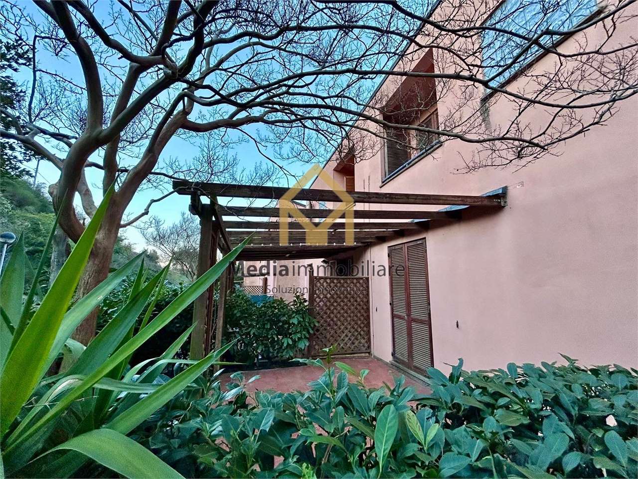 VILLA A SCHIERA VENDITA PANICALE