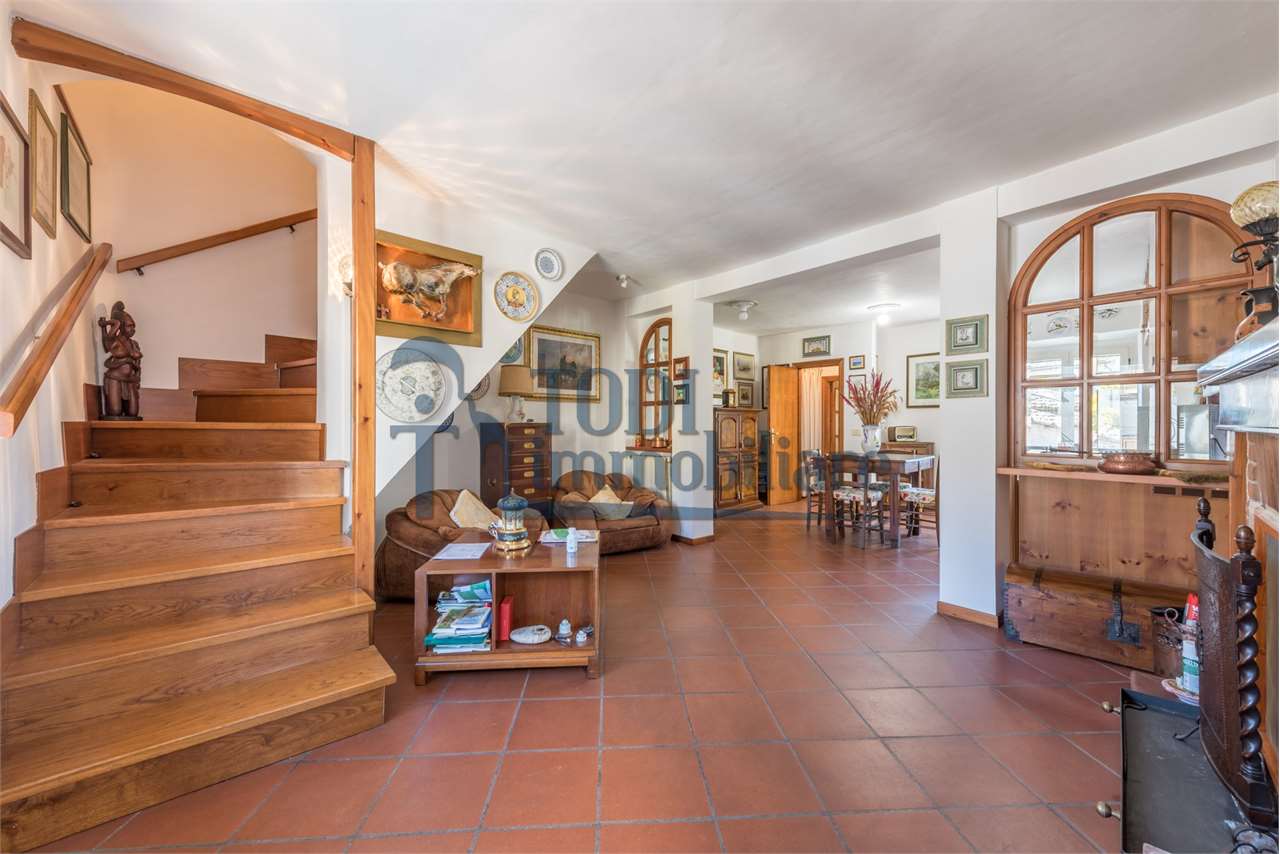 PORZIONE DI CASA VENDITA MONTECASTRILLI