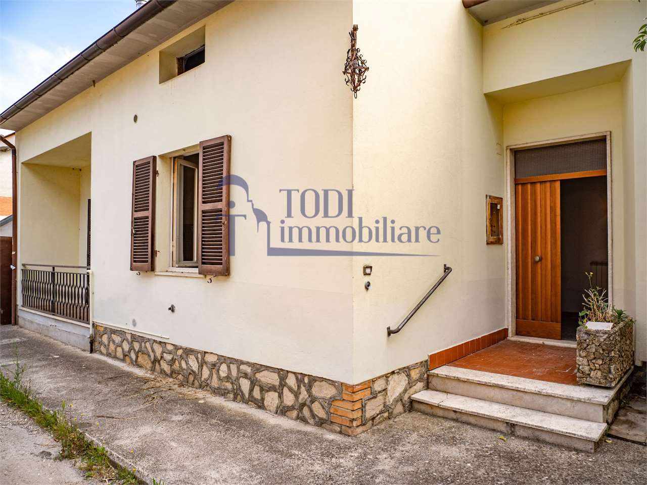 CASA INDIPENDENTE VENDITA TODI