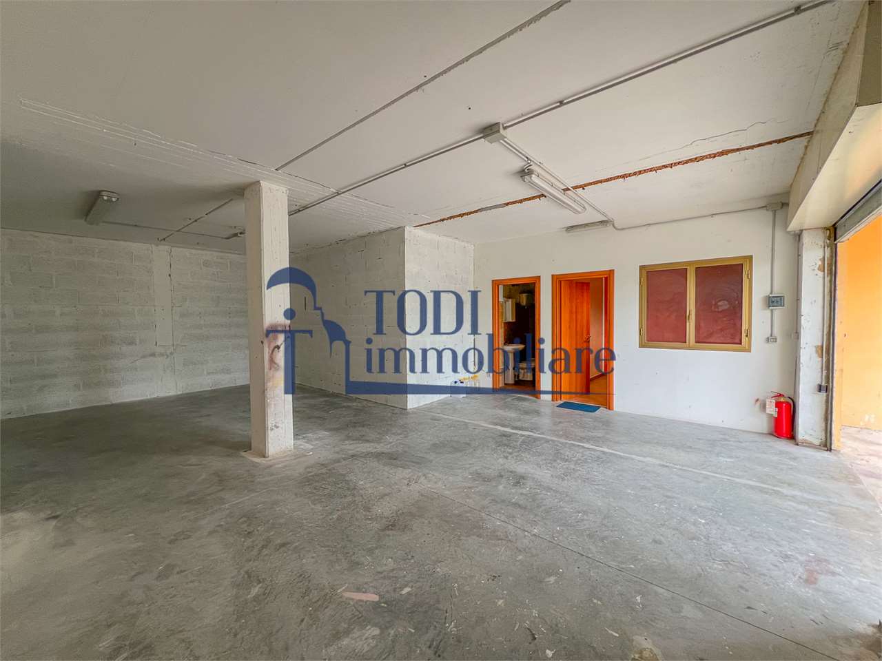 BOX - GARAGE VENDITA TODI