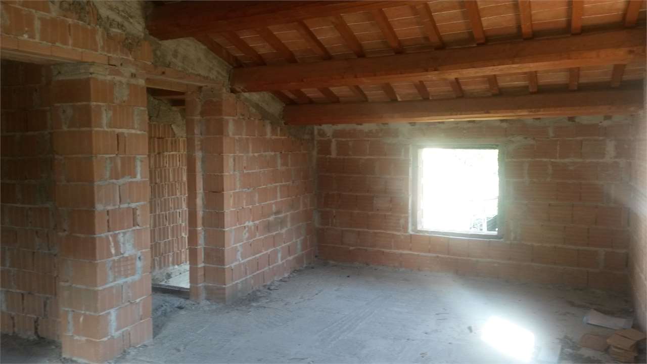 4 O PIÙ LOCALI VENDITA PERUGIA SANTA MARIA ROSSA