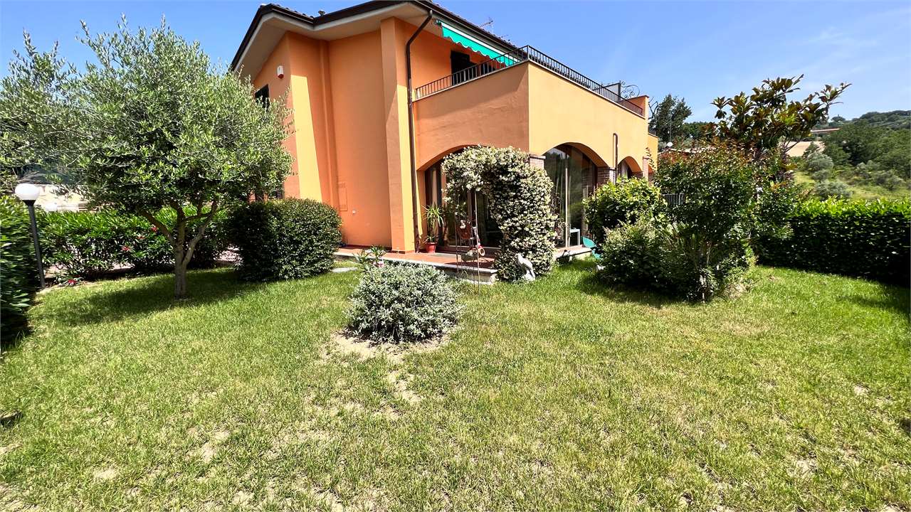 VILLA BIFAMILIARE VENDITA PERUGIA