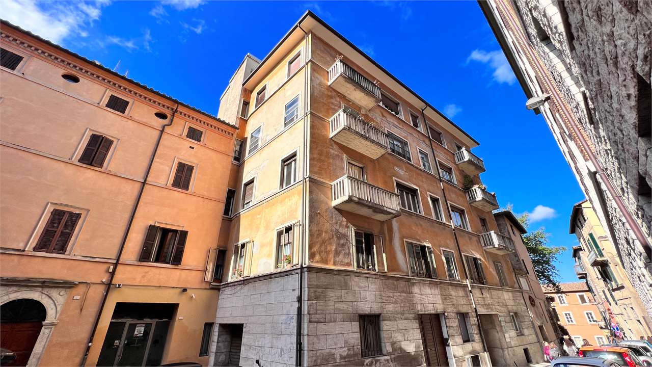 4 O PIÙ LOCALI VENDITA PERUGIA