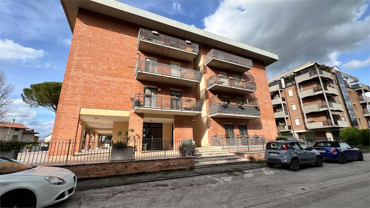 4 O PIÙ LOCALI VENDITA BASTIA UMBRA